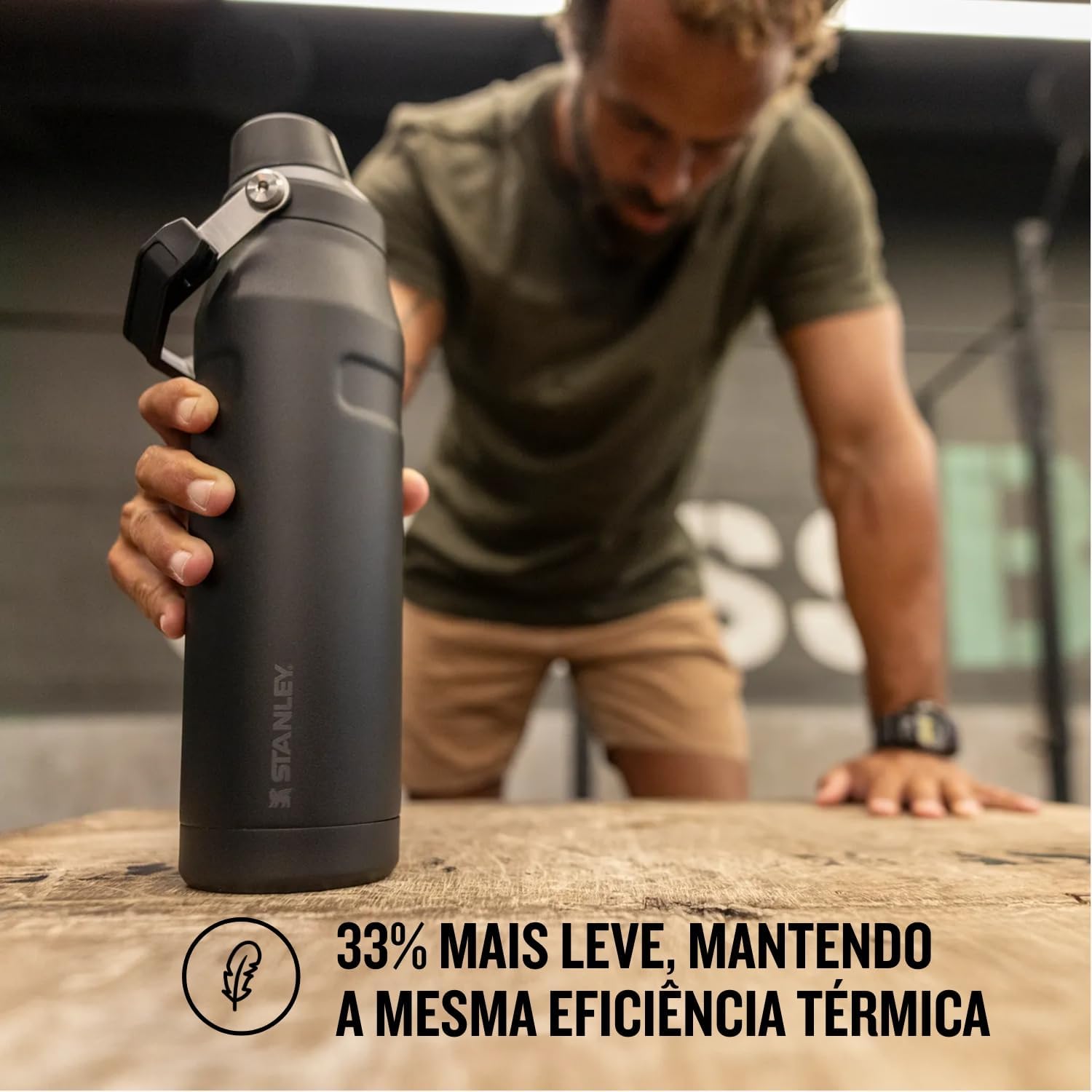 Stanley Garrafa Térmica Aerolight Fast Flow Black | 710ml - Imagem 5