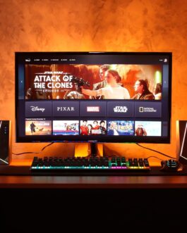 Caixa De Som Adamantiun Nirvan S10a P2 3.5mm Estéreo 2.5 3W*2 RGB Preto