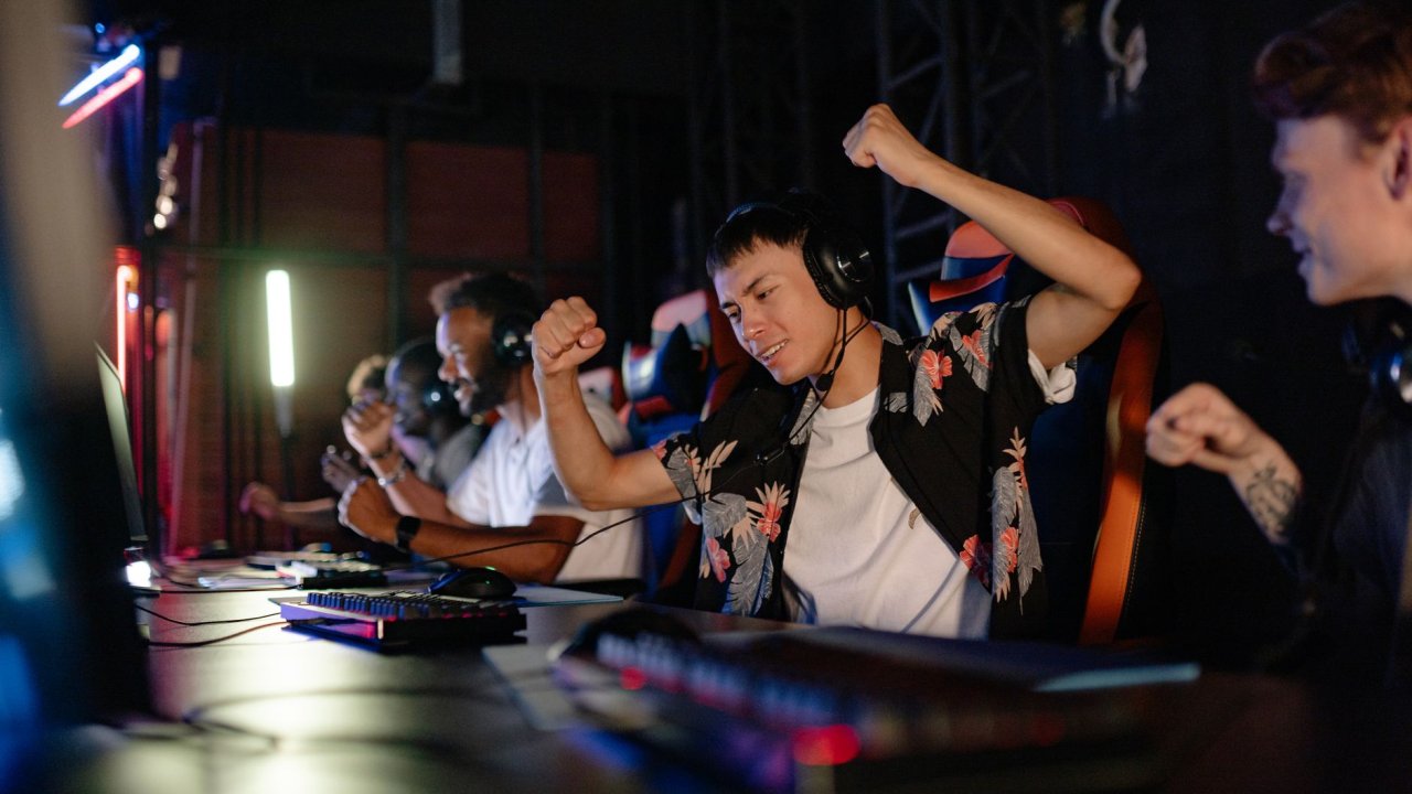O Dilema do Gamer Moderno: Estratégias e Consumo de Conteúdo