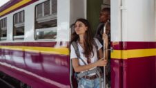 Mariana Ribeiro Lança Plataforma Inovadora para Viagem Feminina Solo