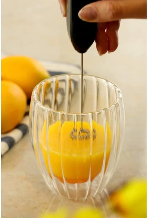 LYOR - Mini Mixer Misturador Elétrico para Bebidas - Inox e Plástico Preto - Eficiente e Compacto para Batidas e Misturas Rápidas - Imagem 3