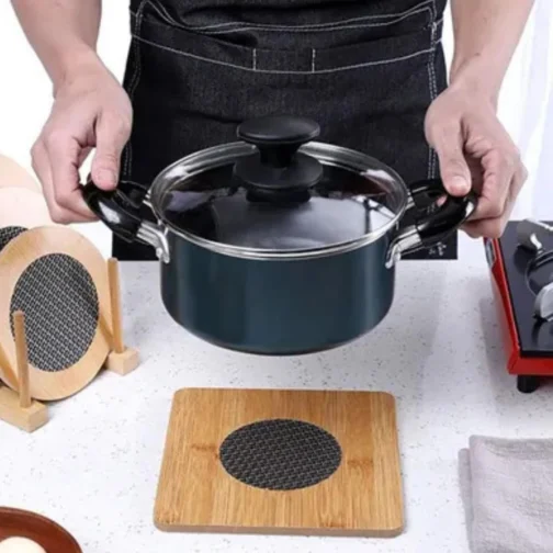 Kit 4 Descansos de Panela em Madeira Quadrado - Suportes de Bambu para Panela Quente - Proteção de Mesa - Utensílio de Cozinha Antiderrapante Resistente ao Calor - Shop100 - Imagem 9