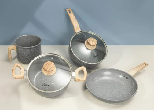 OSTER JOGO DE PANELAS E LEITEIRA MARBLE EDITION DARK GREY – 4 PEÇAS COM REVESTIMENTO CERÂMICO ANTIADERENTE, ALÇAS EM SILICONE ANTITÉRMICO E BASE COMPATÍVEL COM INDUÇÃO - Imagem 4